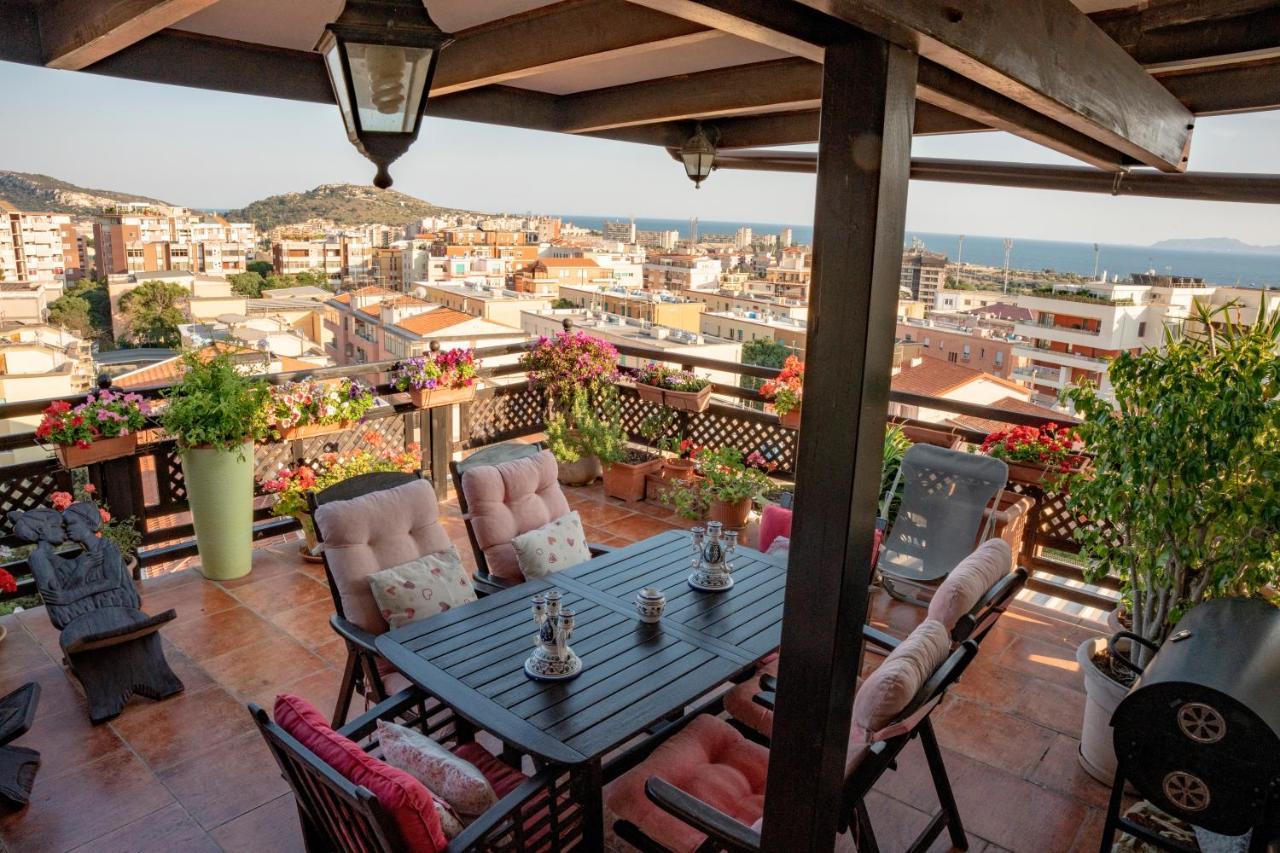 Prestigioso Attico Panoramico Cagliari Villa Exterior photo